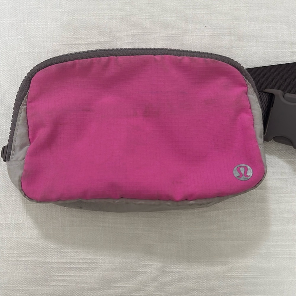 Lululemon belt bag